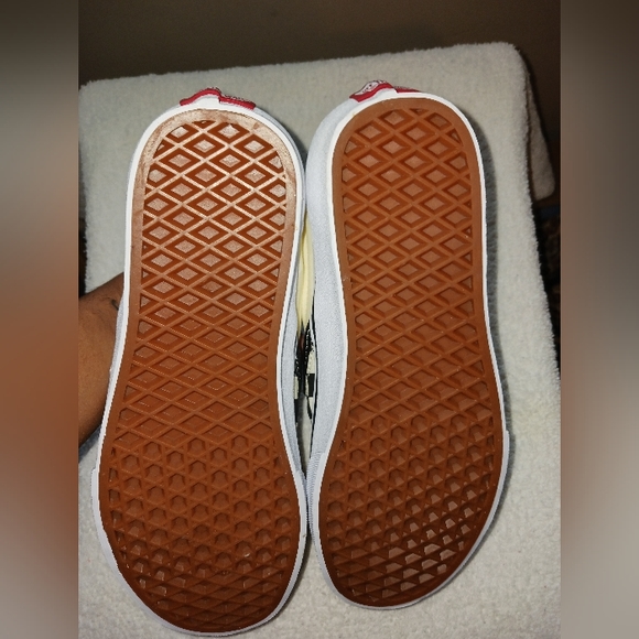 VANS - Picture 3 of 3